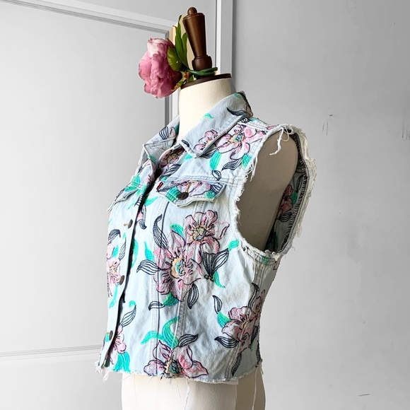 LEVI'S Premium Denim Cropped Bloom Sleeveless Vest - Picture 2 of 7